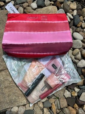 Clinique x Jonathan Cohen 7-piece Make Up and Beauty Gift Set